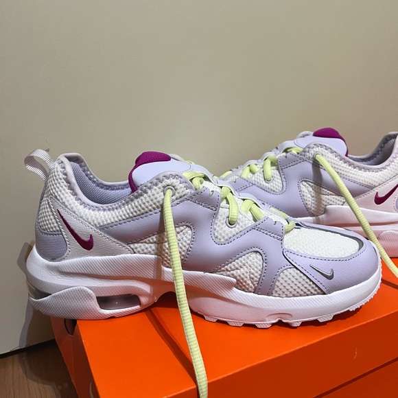 Nike Shoes - W7.5 Nike Air Max Graviton - Hyper Violet